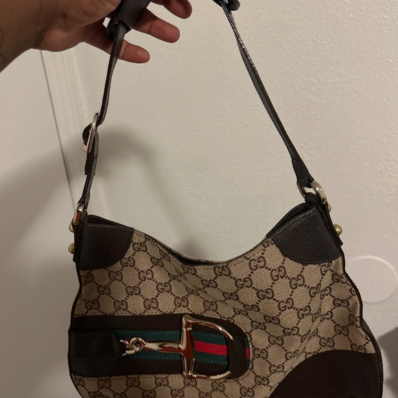 GG Emblem medium shoulder bag - Picture 3 of 4